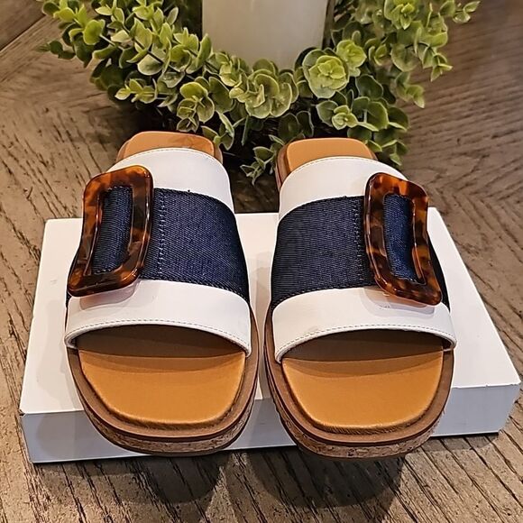 Adrienne Vittadini Shoes - Adrienne Vitadini size 7 slide sandals